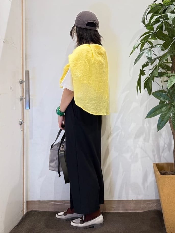 misakiさんの「SHOO･LA･RUE｜【体型カバー】ふんわり質感 やわらかこなれシアーシャツ」を使ったコーディネート