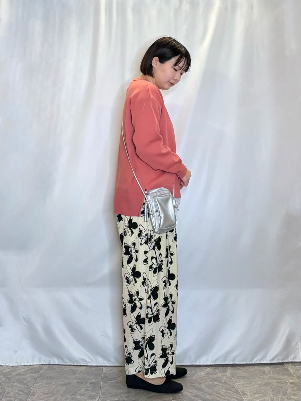 ネリさんの「SHOO･LA･RUE｜【高レビュー/洗濯機可/S-LL】さらに軽くなった スポンディッシュ裾フェイクトップス」を使ったコーディネート