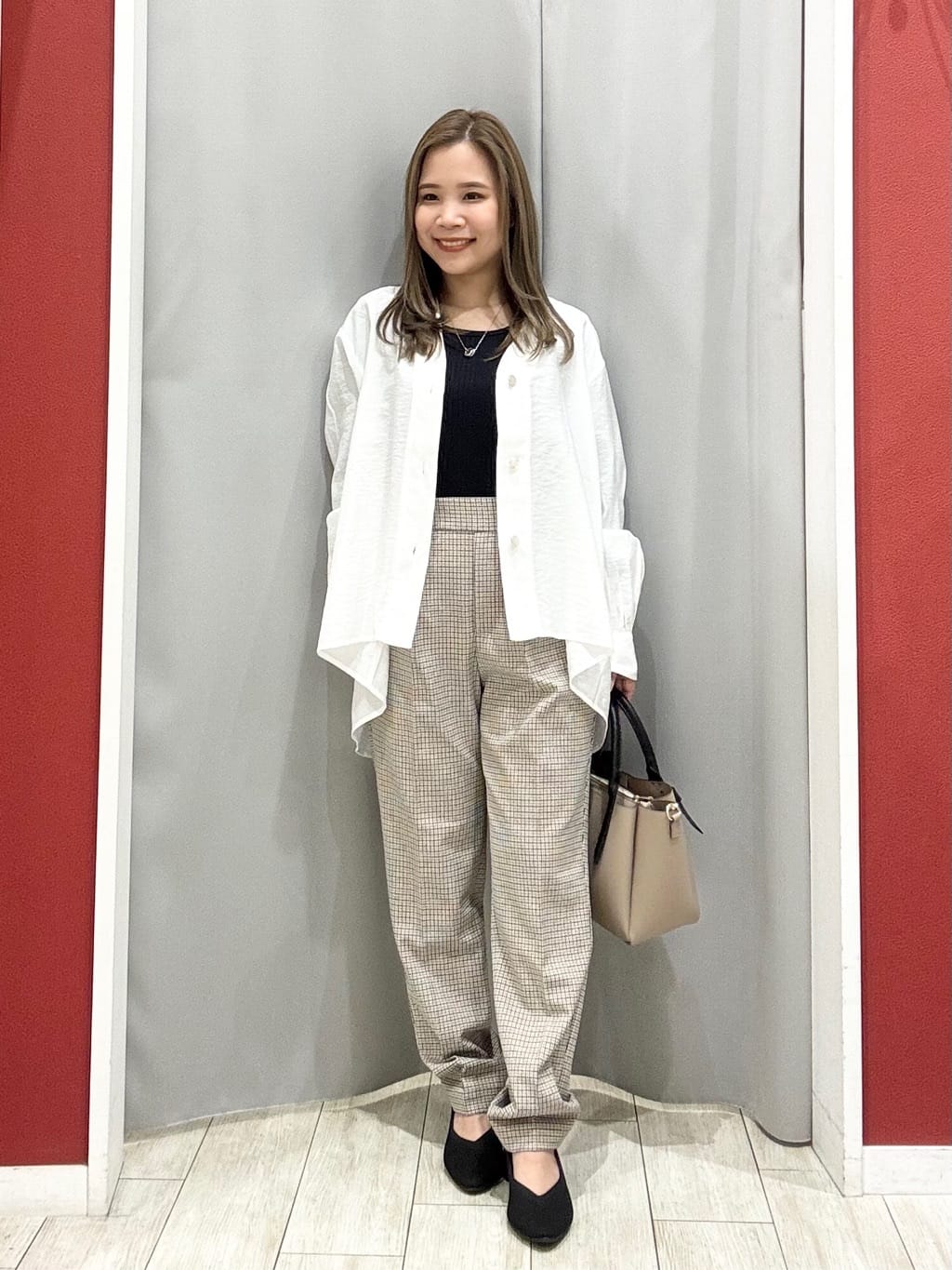 shioさんの「SHOO･LA･RUE｜【S-LL/体型カバー/Aライン】身体のラインを拾いにくい シアーシャツカーディガン」を使ったコーディネート