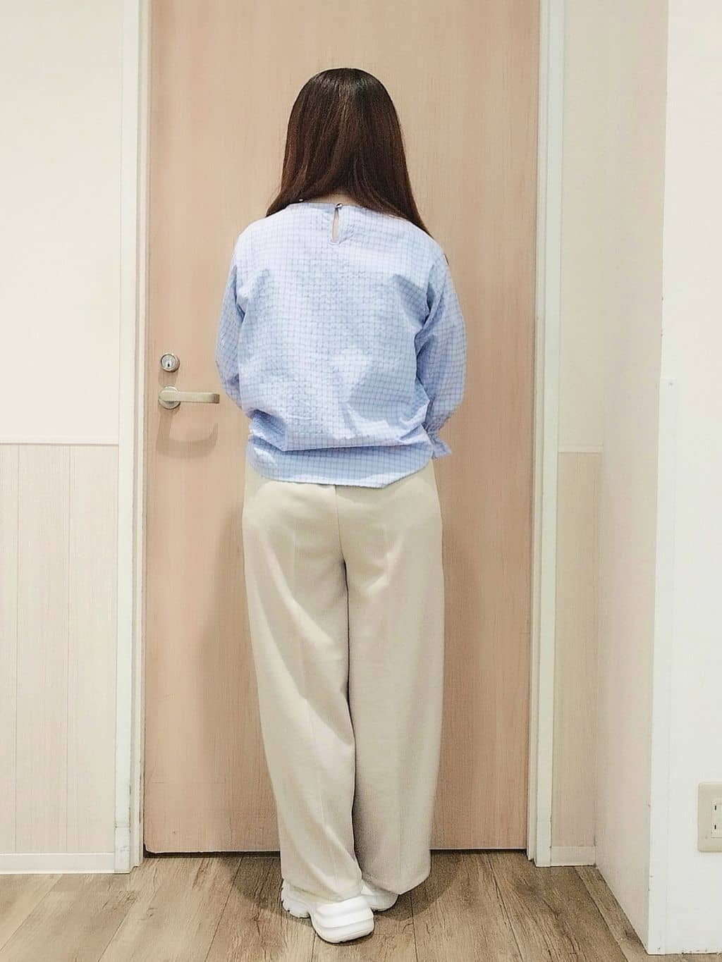 mさんの「SHOO･LA･RUE｜【セットアップ可/洗濯機可】上品チェックが好印象 ゆるさら6分袖ブラウス」を使ったコーディネート