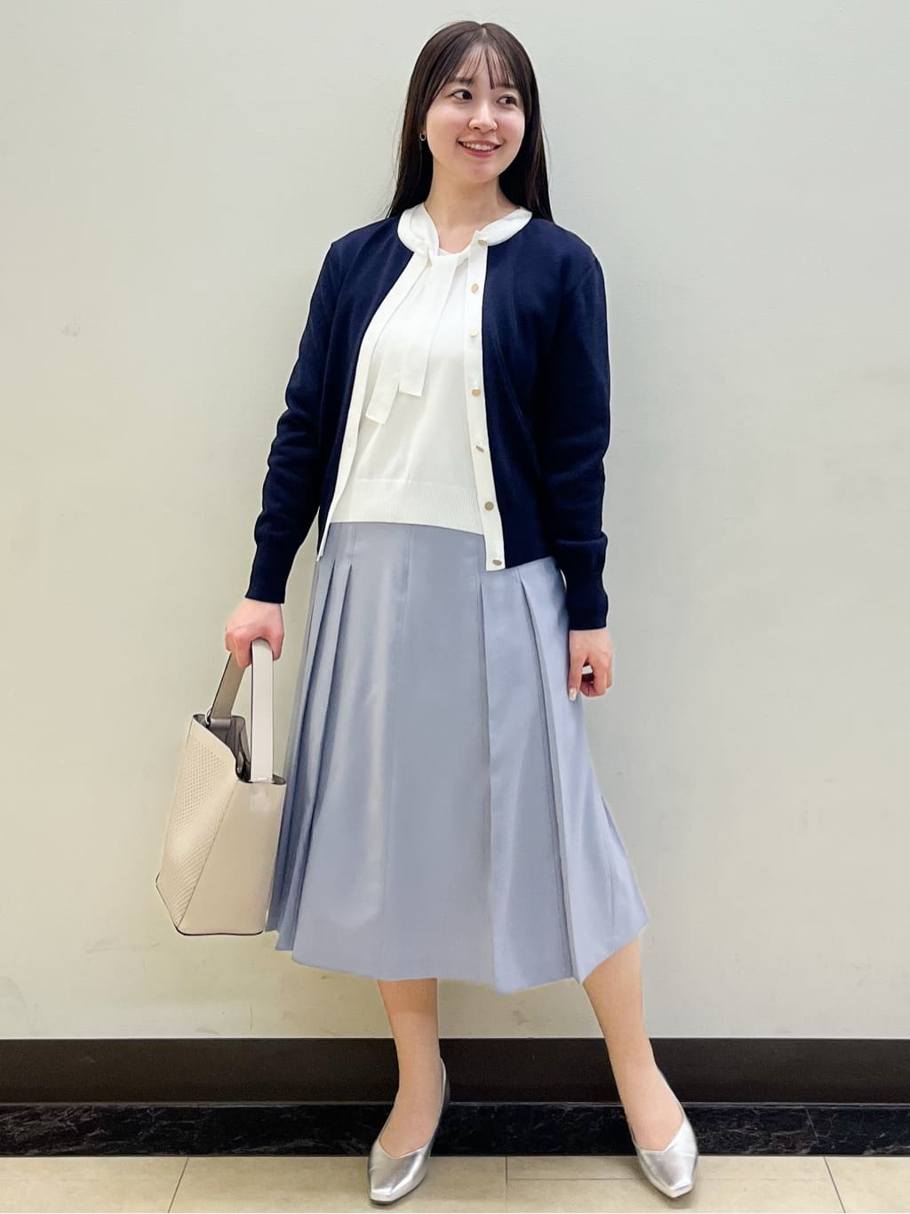 mikikoさんの「Reflect｜タックプリーツセミロング丈スカート」を使ったコーディネート