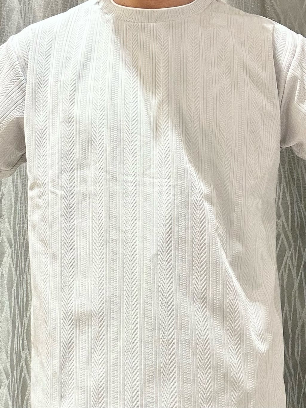 KENJI Iさんの「THE SHOP TK｜【程よく品のある着こなし】ジャカード フェイクレイヤード長袖Tシャツ 洗濯機OK」を使ったコーディネート