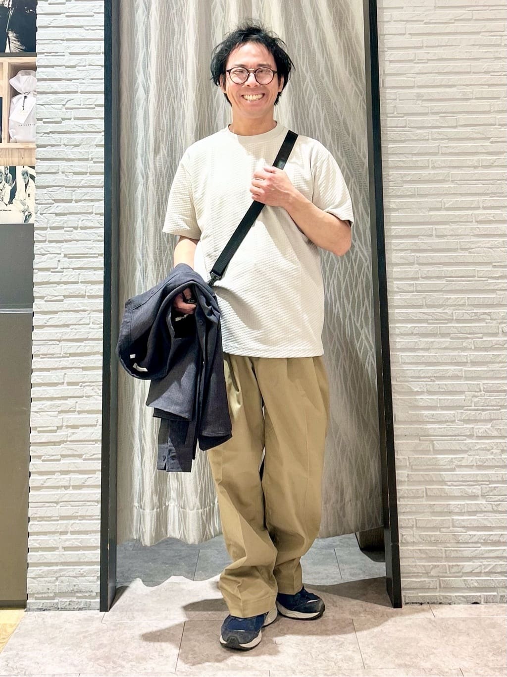 KENJI Iさんの「THE SHOP TK｜【LINO FINE】リネンライク 長袖シャツ UVカット/イージーケア/吸水速乾/洗濯機OK」を使ったコーディネート