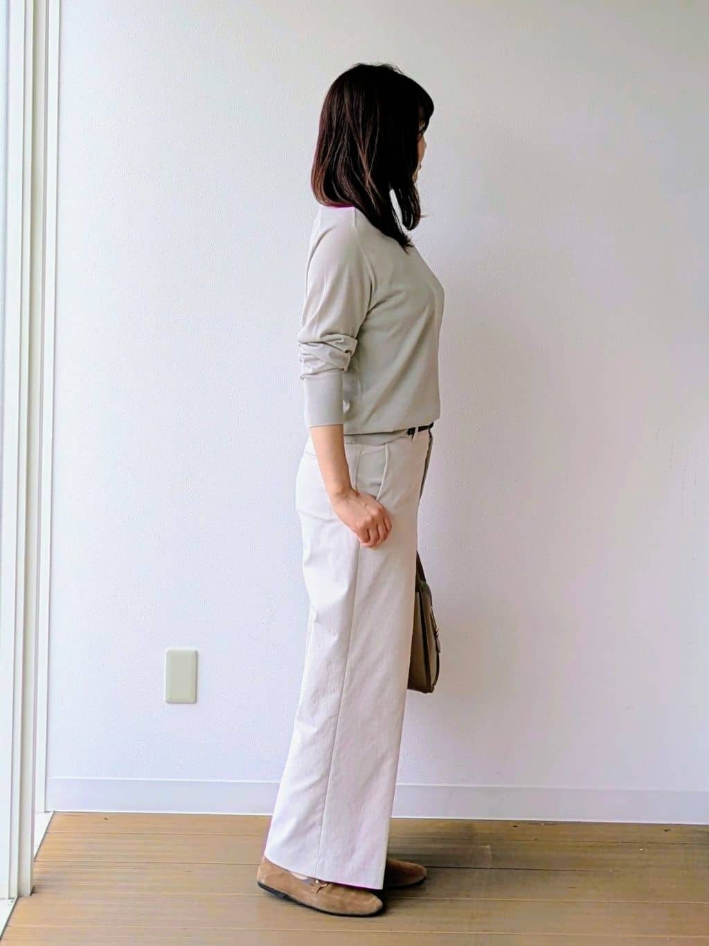 なみきさんの「UNTITLED｜【アンサンブル可/洗える】シアーVネックニット」を使ったコーディネート