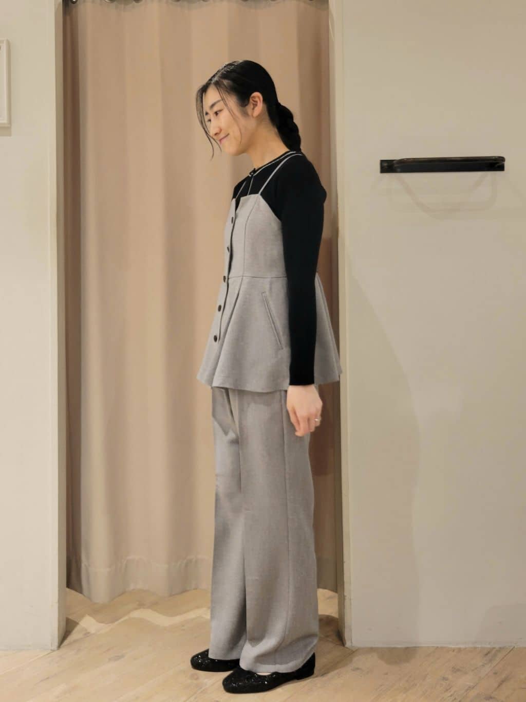 いそさんの「grove｜【カセット服】リネンライク ペプラムビスチェ」を使ったコーディネート