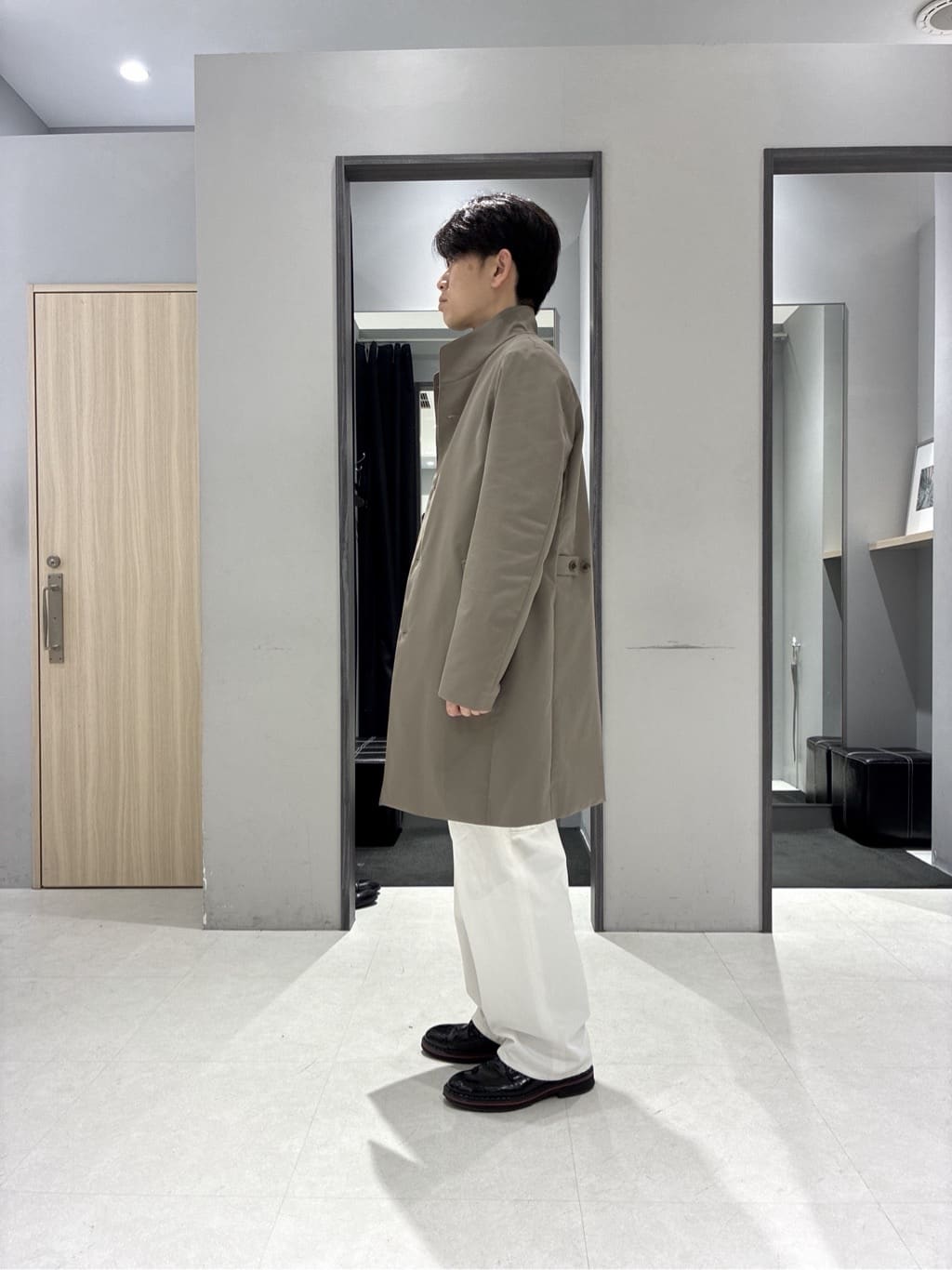わいずみさんの「TAKEO KIKUCHI｜撥水ツイル スタンドカラー コート」を使ったコーディネート