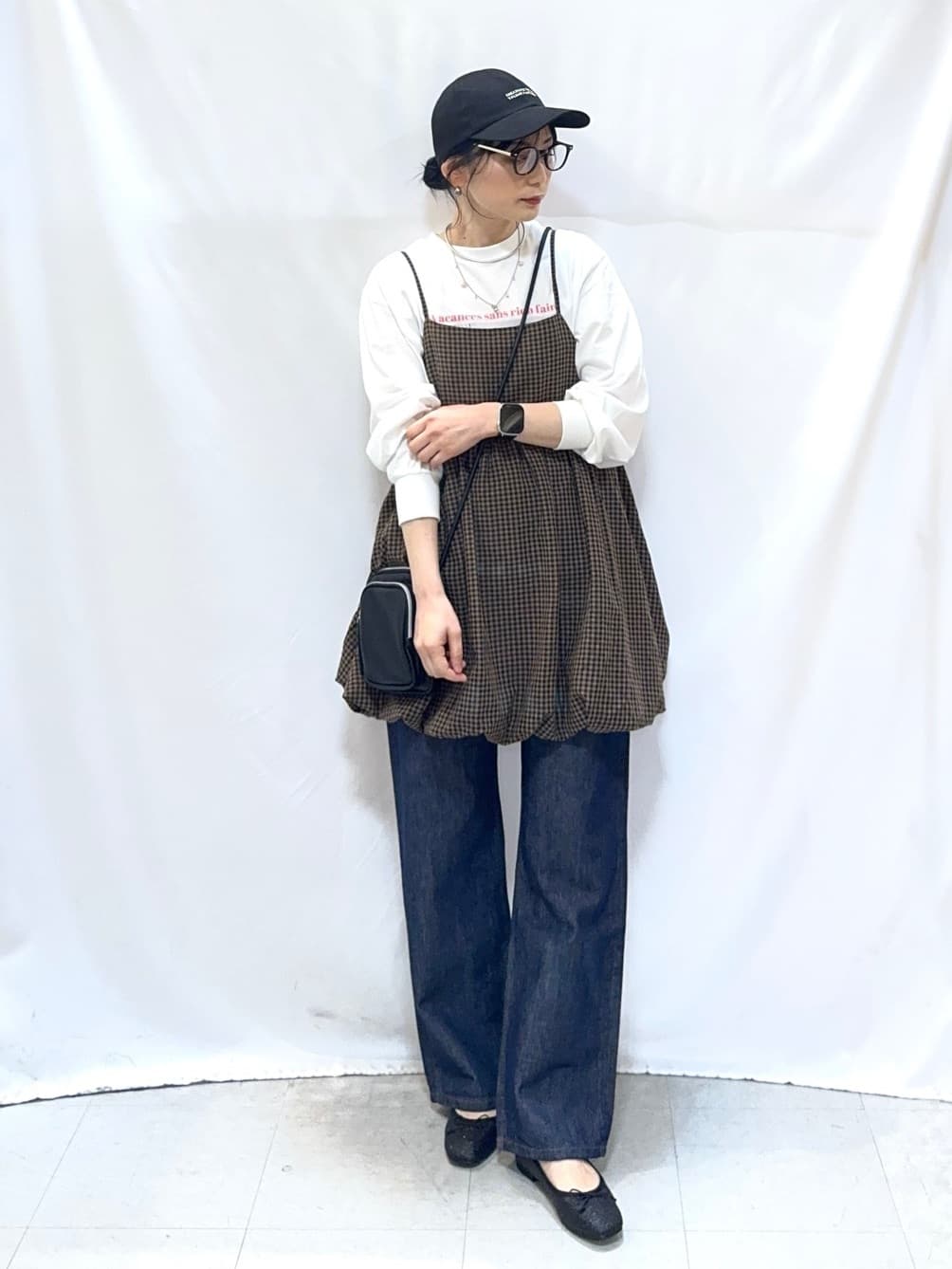 𝐇𝐢𝐫𝐨𝐦𝐢さんの「SHOO･LA･RUE｜【洗濯機可/体型カバー/S-LL】後ろ姿も抜かりない ギンガムチェック柄バルーンキャミチュニック」を使ったコーディネート