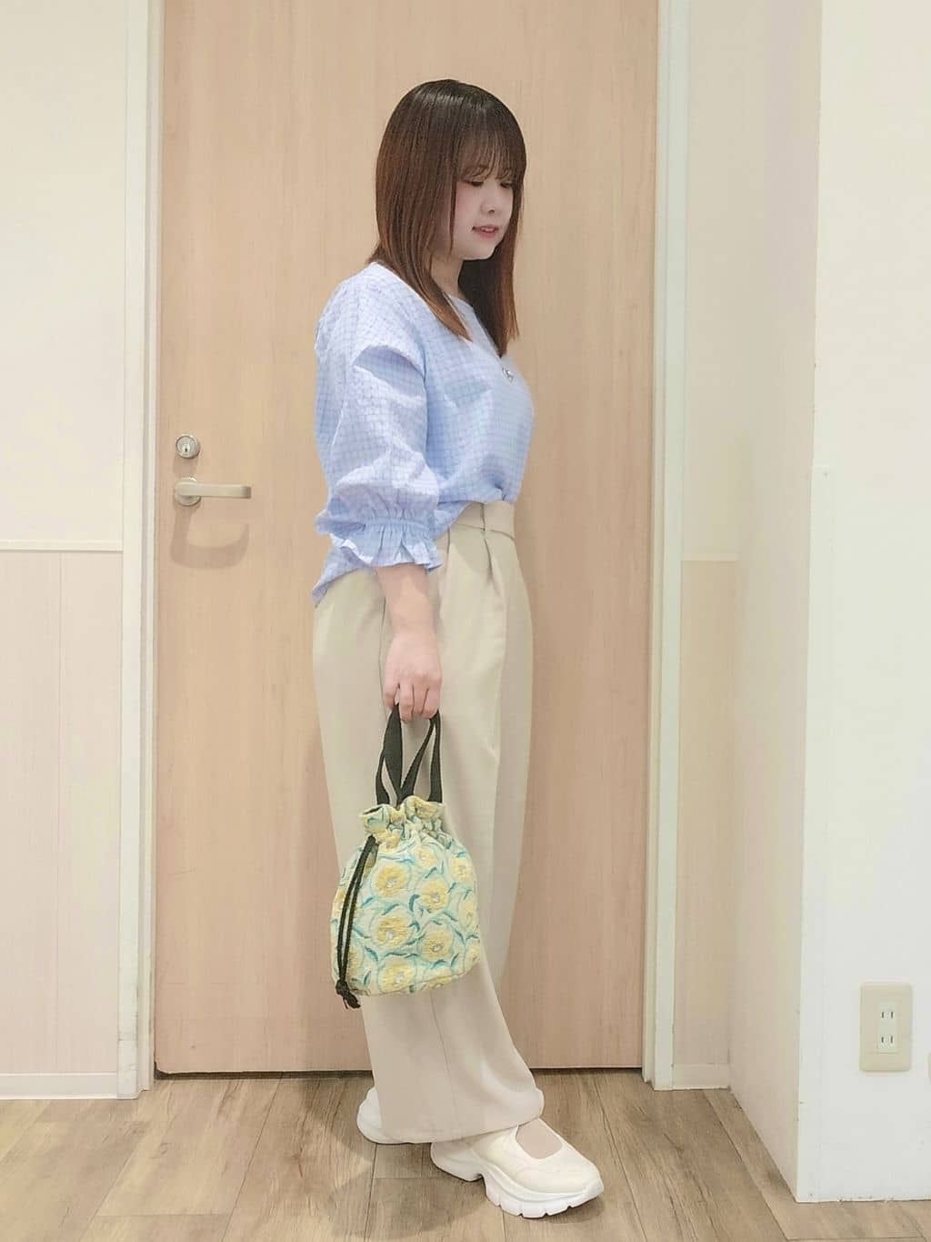 mさんの「SHOO･LA･RUE｜【セットアップ可/洗濯機可】上品チェックが好印象 ゆるさら6分袖ブラウス」を使ったコーディネート