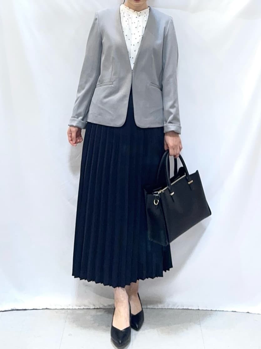 𝐇𝐢𝐫𝐨𝐦𝐢さんの「SHOO･LA･RUE｜【洗濯機可/UV/SS-3L】すっきり好印象 ノーカラージャケット」を使ったコーディネート