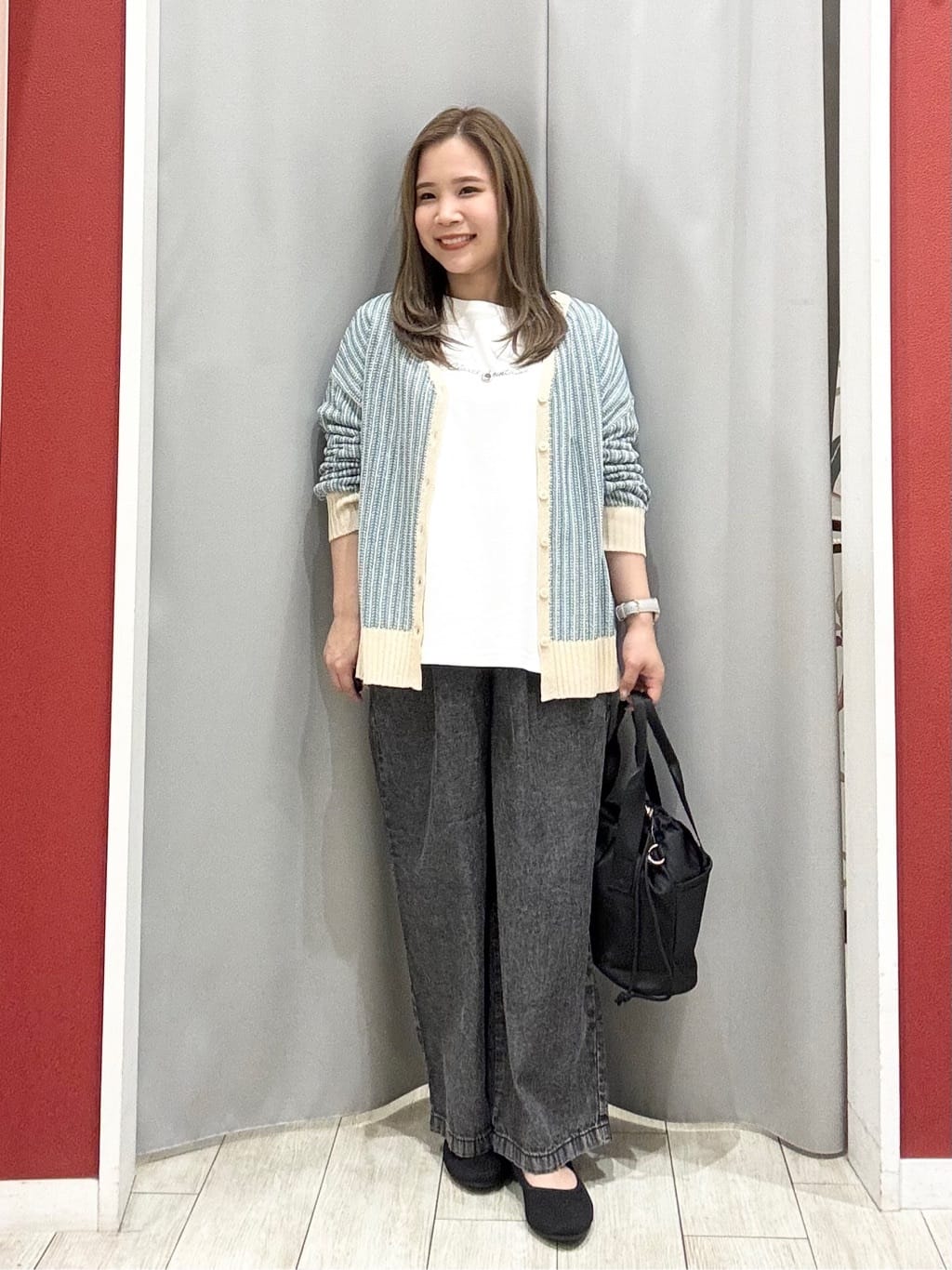 shioさんの「SHOO･LA･RUE｜【Lee別注／撥水】巾着ショルダーバッグ」を使ったコーディネート