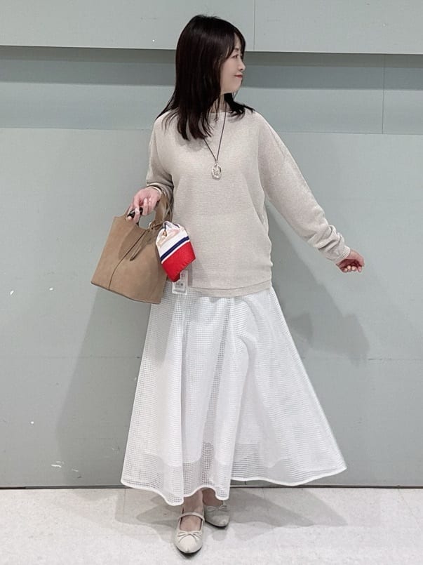 makiさんの「UNTITLED｜【8色展開/程よい透け感】ドライタッチボートネックニット」を使ったコーディネート