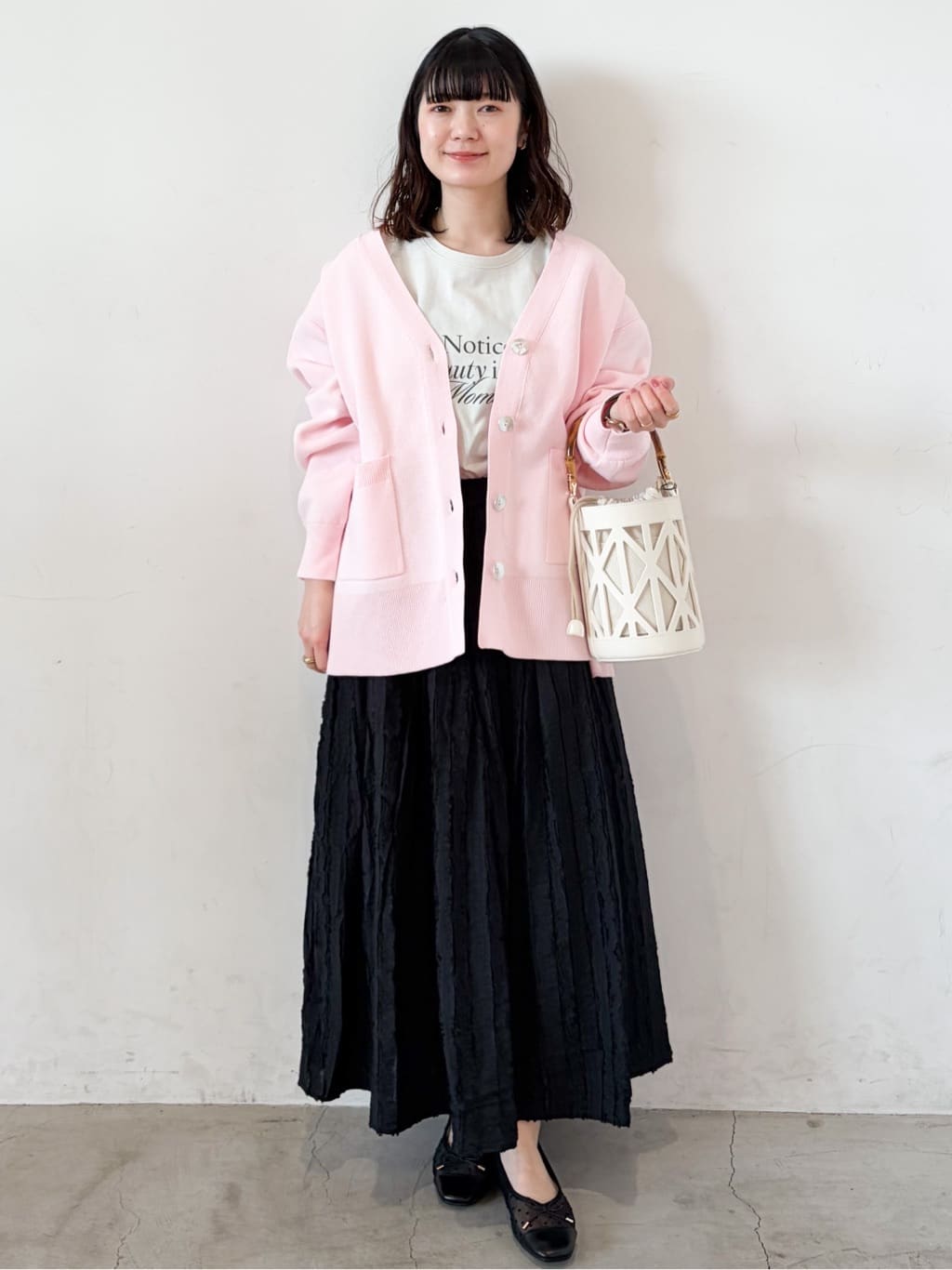 haruさんの「OPAQUE.CLIP｜リラクシーロゴプリントTシャツ【洗濯機OK】」を使ったコーディネート