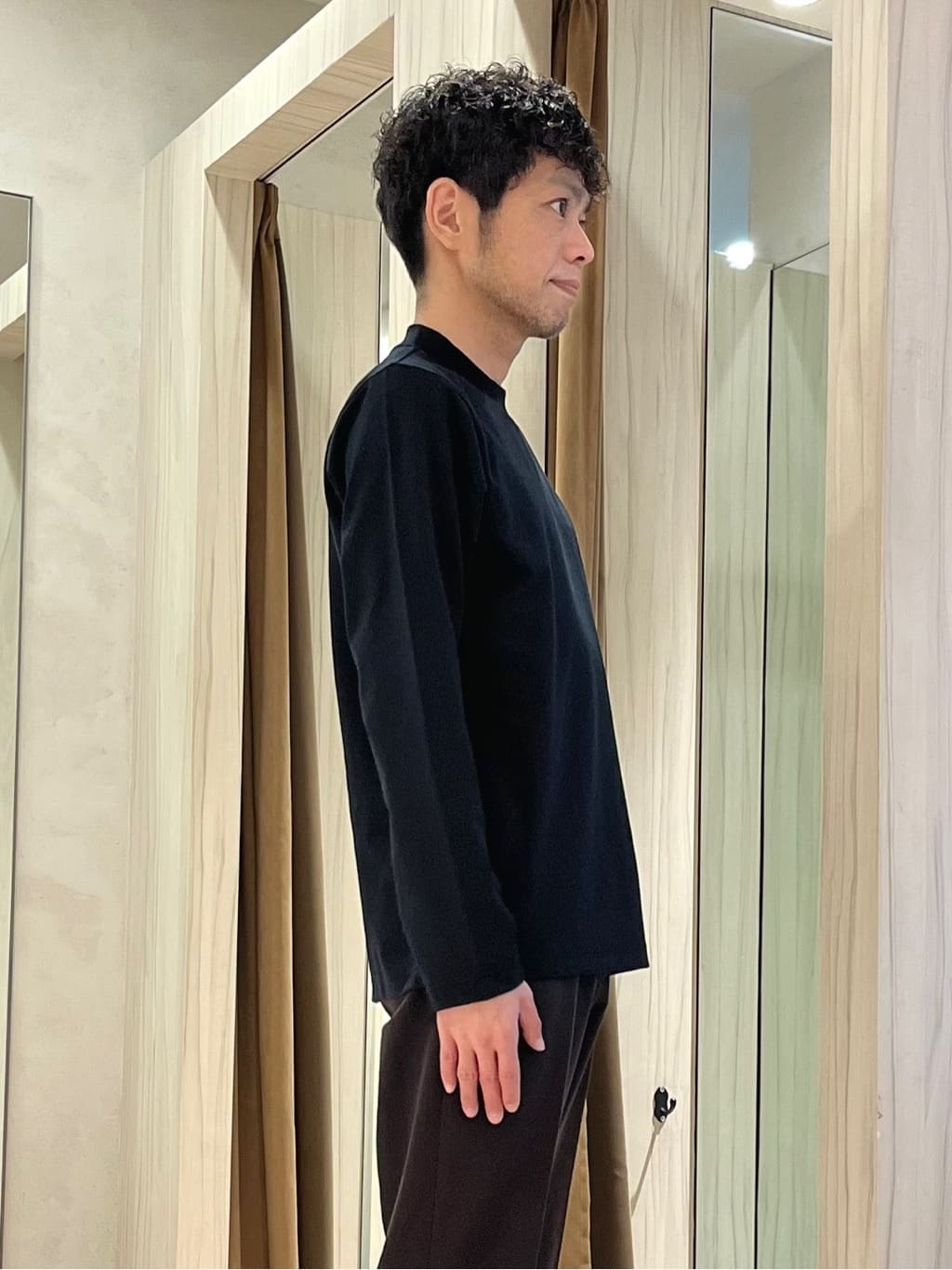 URAさんの「TAKEO KIKUCHI｜【洗える】スリーシーズンリラックスニットジャージ ジャケット」を使ったコーディネート
