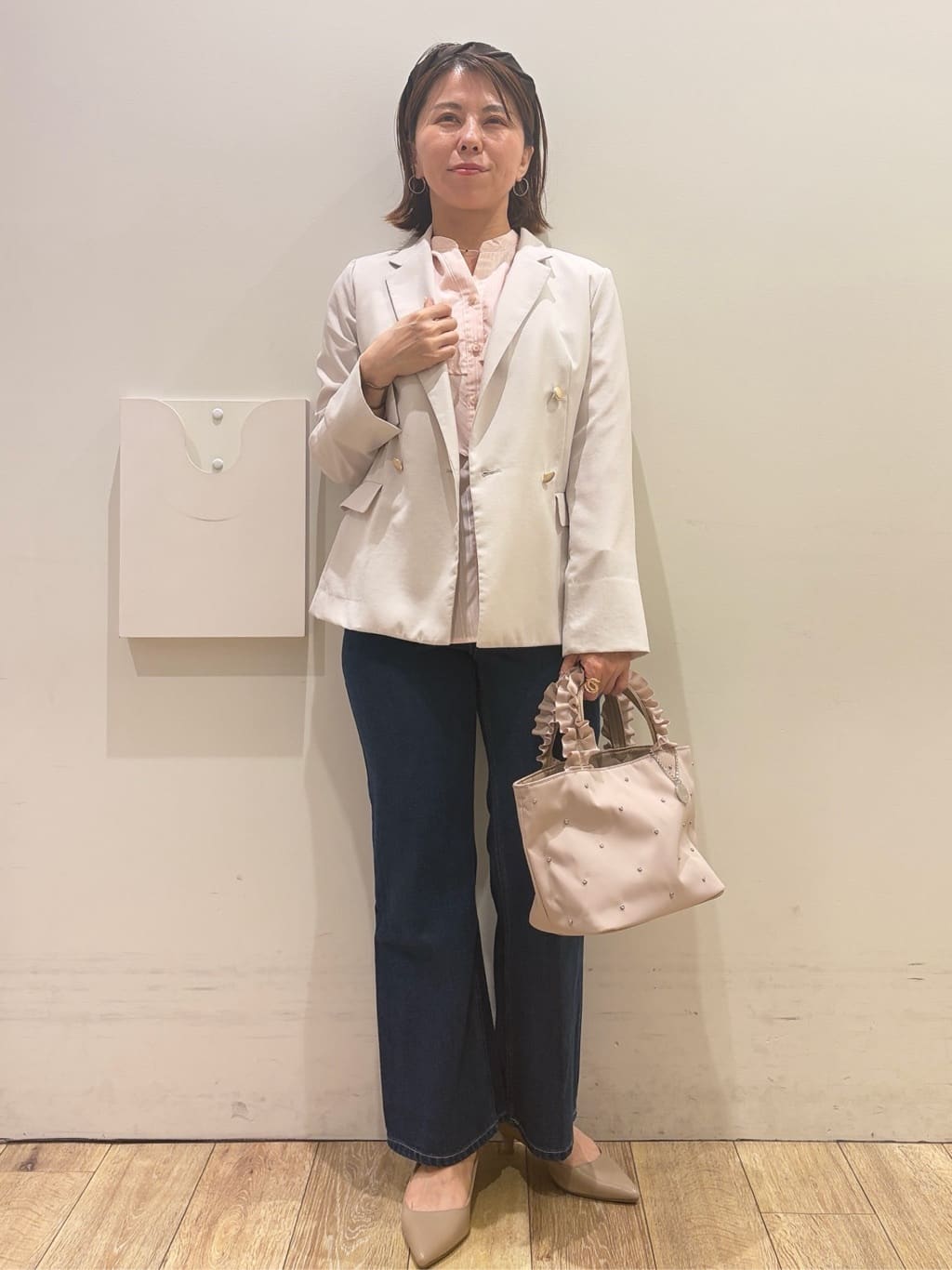 YUKOさんの「index｜フリルキーネックシャツ【洗濯機OK／イージーアイロン／防シワ】《XS～LL／7col》」を使ったコーディネート