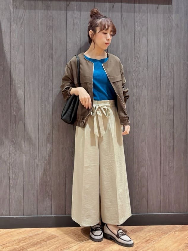 meiさんの「SHOO･LA･RUE｜【S-LL】女性らしさ漂うハートネック テレコ5分袖トップス」を使ったコーディネート
