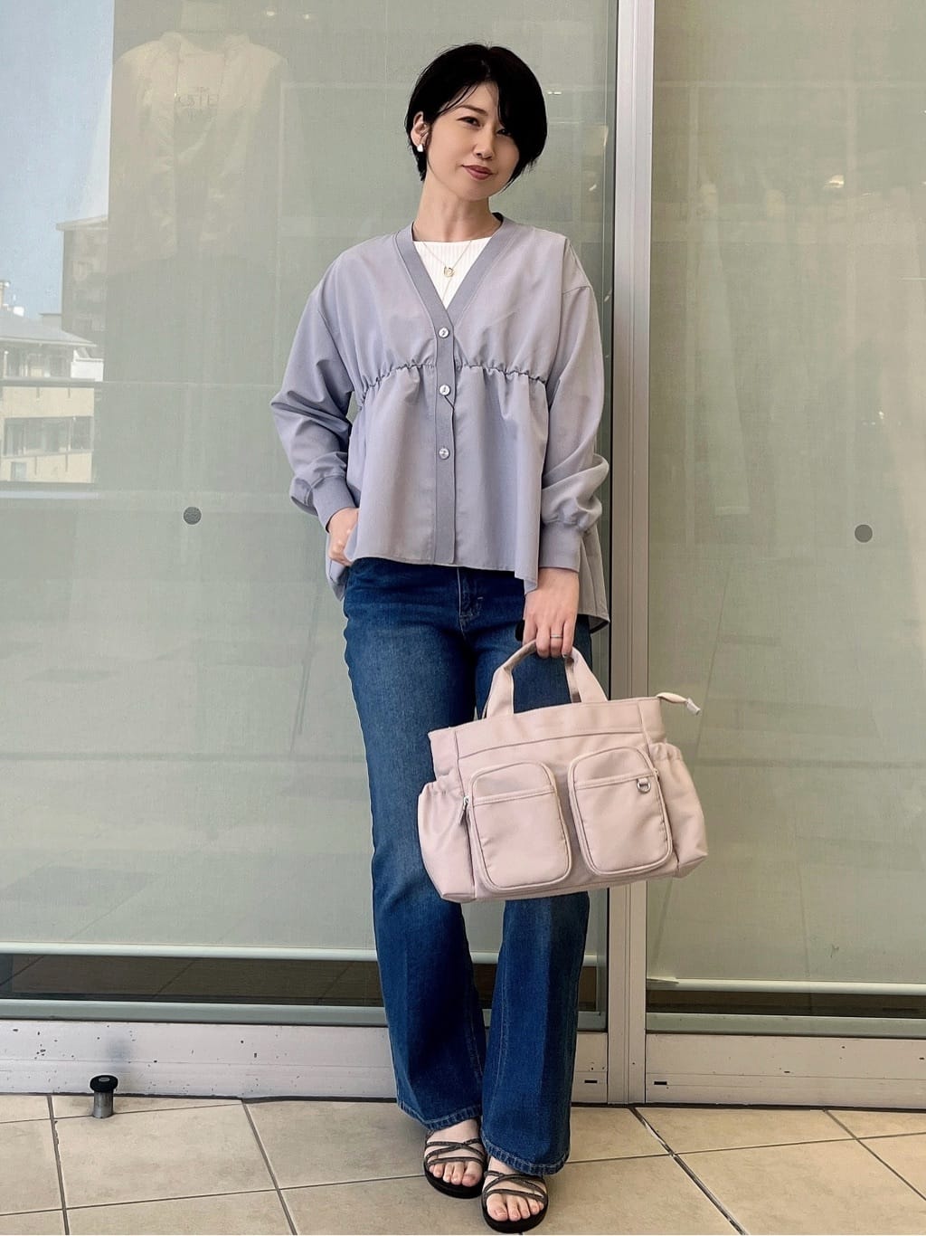 yo-koさんの「OPAQUE.CLIP｜ブラウス風Vネックカーディガン【洗濯機OK】」を使ったコーディネート