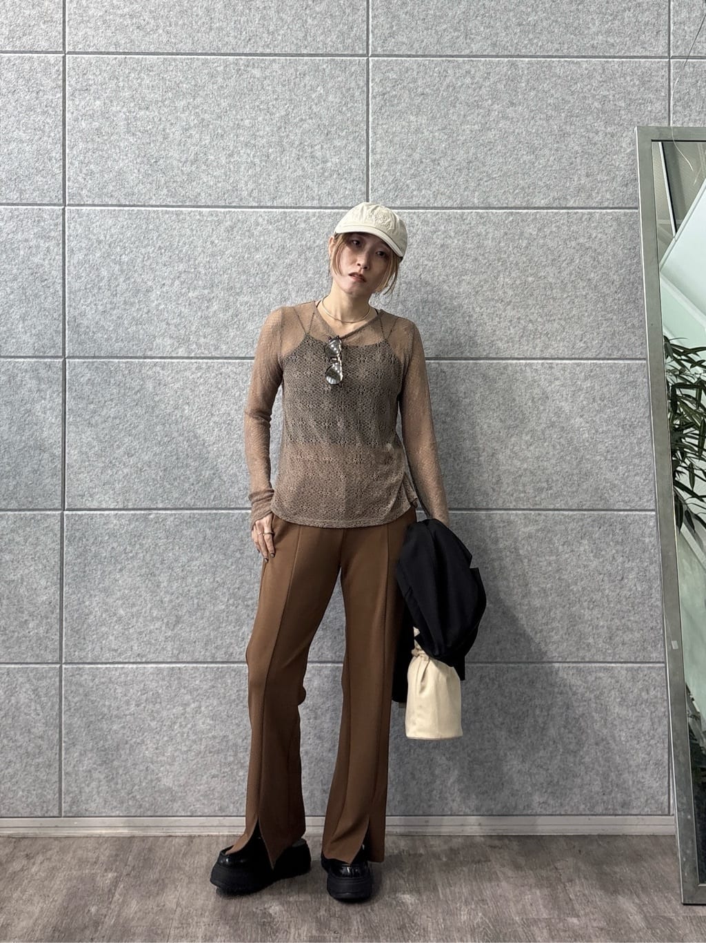 kotakiさんの「INDIVI｜スリットフレアスキニーパンツ」を使ったコーディネート