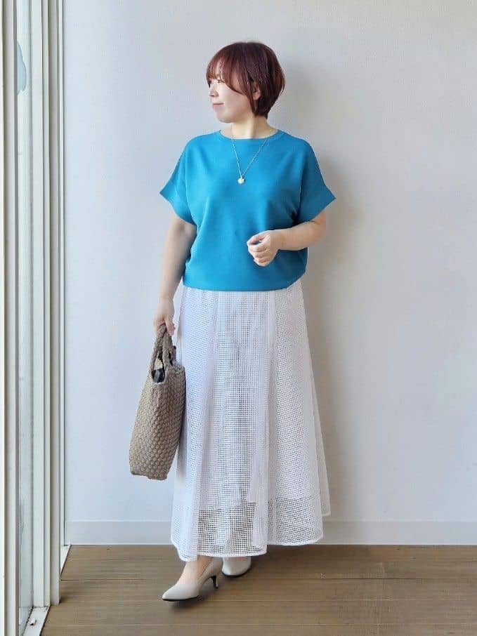 やじまさんの「UNTITLED｜【11色展開/体型カバー】前後2WAYフレンチスリーブニット」を使ったコーディネート