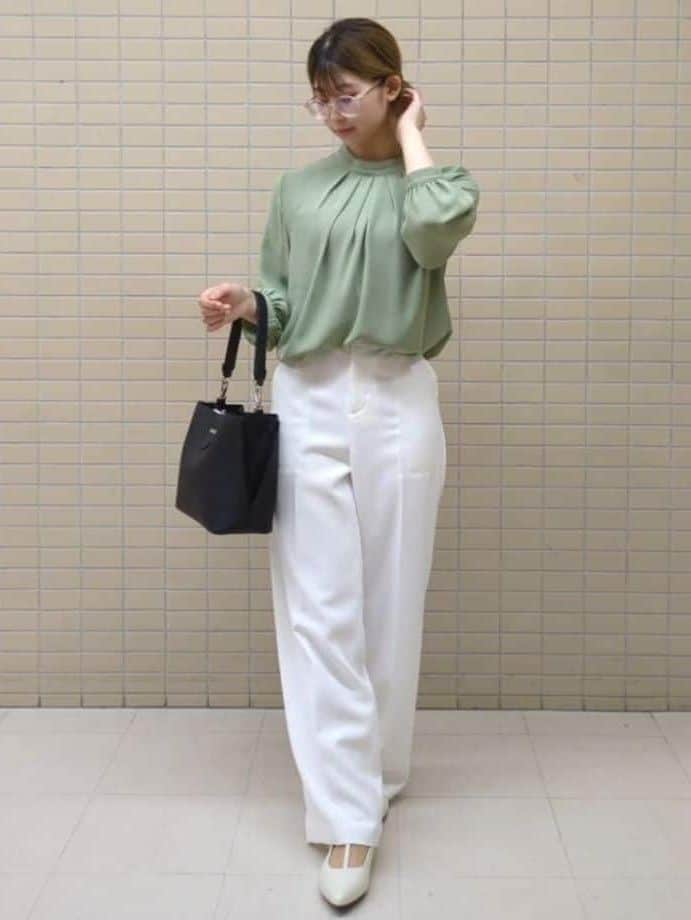 ひまりさんの「Reflect｜ステッチワークストレートワイドパンツ」を使ったコーディネート