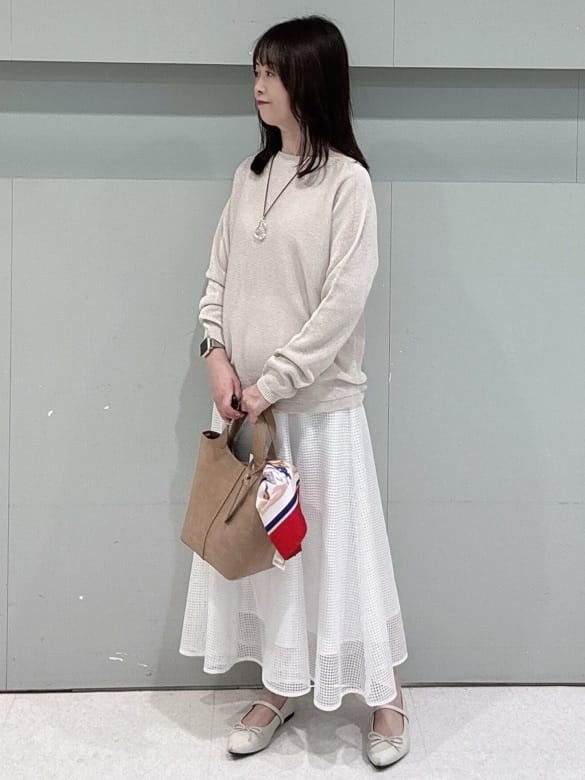 makiさんの「UNTITLED｜【8色展開/程よい透け感】ドライタッチボートネックニット」を使ったコーディネート