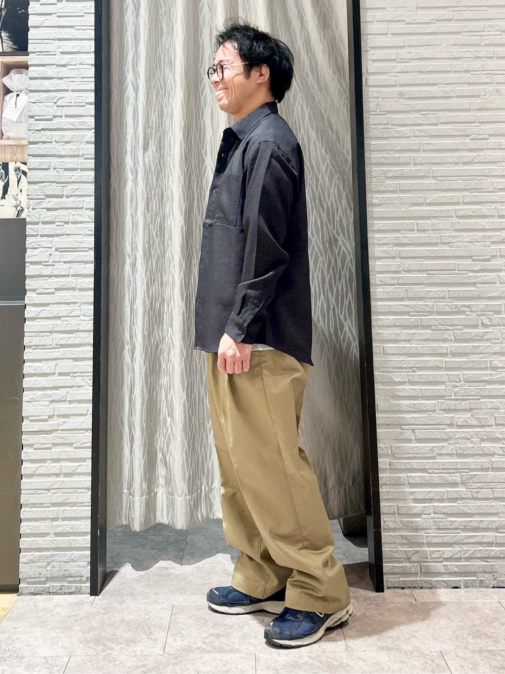 KENJI Iさんの「THE SHOP TK｜【LINO FINE】リネンライク 長袖シャツ UVカット/イージーケア/吸水速乾/洗濯機OK」を使ったコーディネート