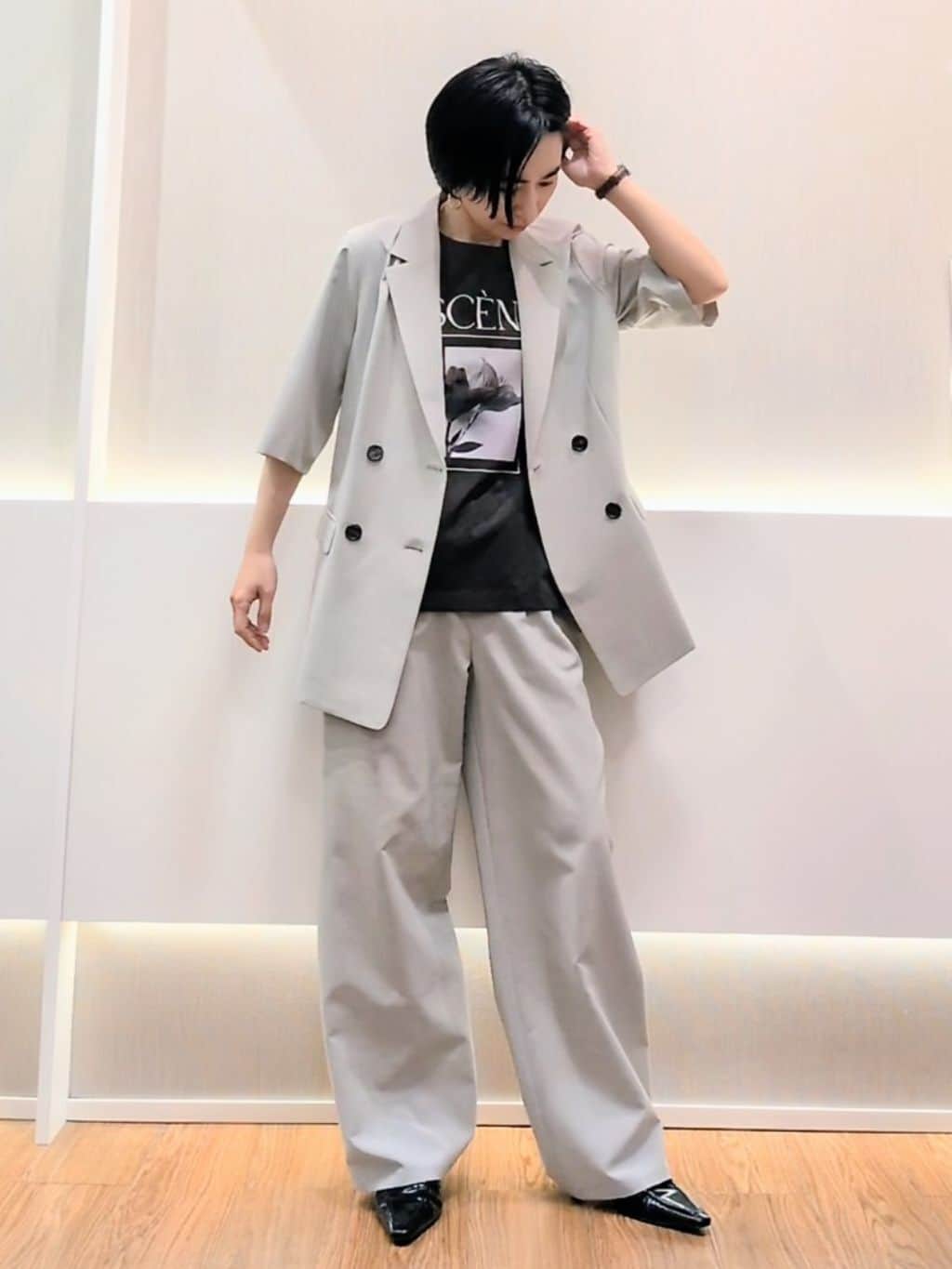 ミズタさんの「UNTITLED｜【シワになりにくい/セットアップ可/接触冷感】ハーフスリーブジャケット」を使ったコーディネート