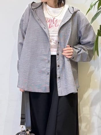 misakiさんの「SHOO･LA･RUE｜【綿100％/S-LL/プチプラ】選べる3柄 プリントアソートTシャツ」を使ったコーディネート