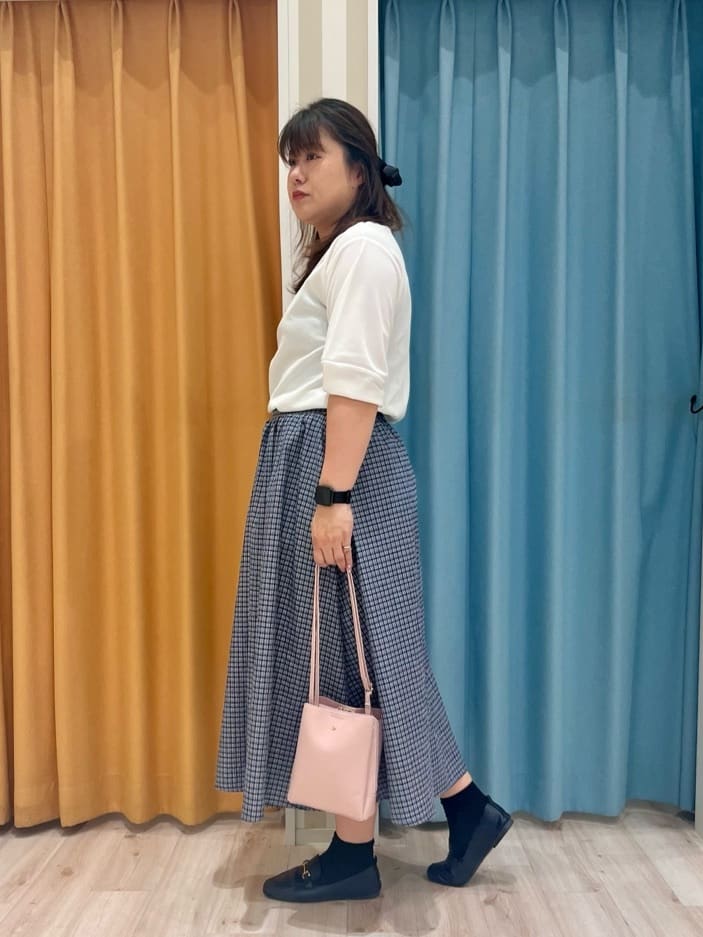 TUMU-TUMUさんの「SHOO･LA･RUE｜【セットアップ可/洗濯機可/S-LL】軽やかに揺れる サッカーチェック フレアスカート」を使ったコーディネート