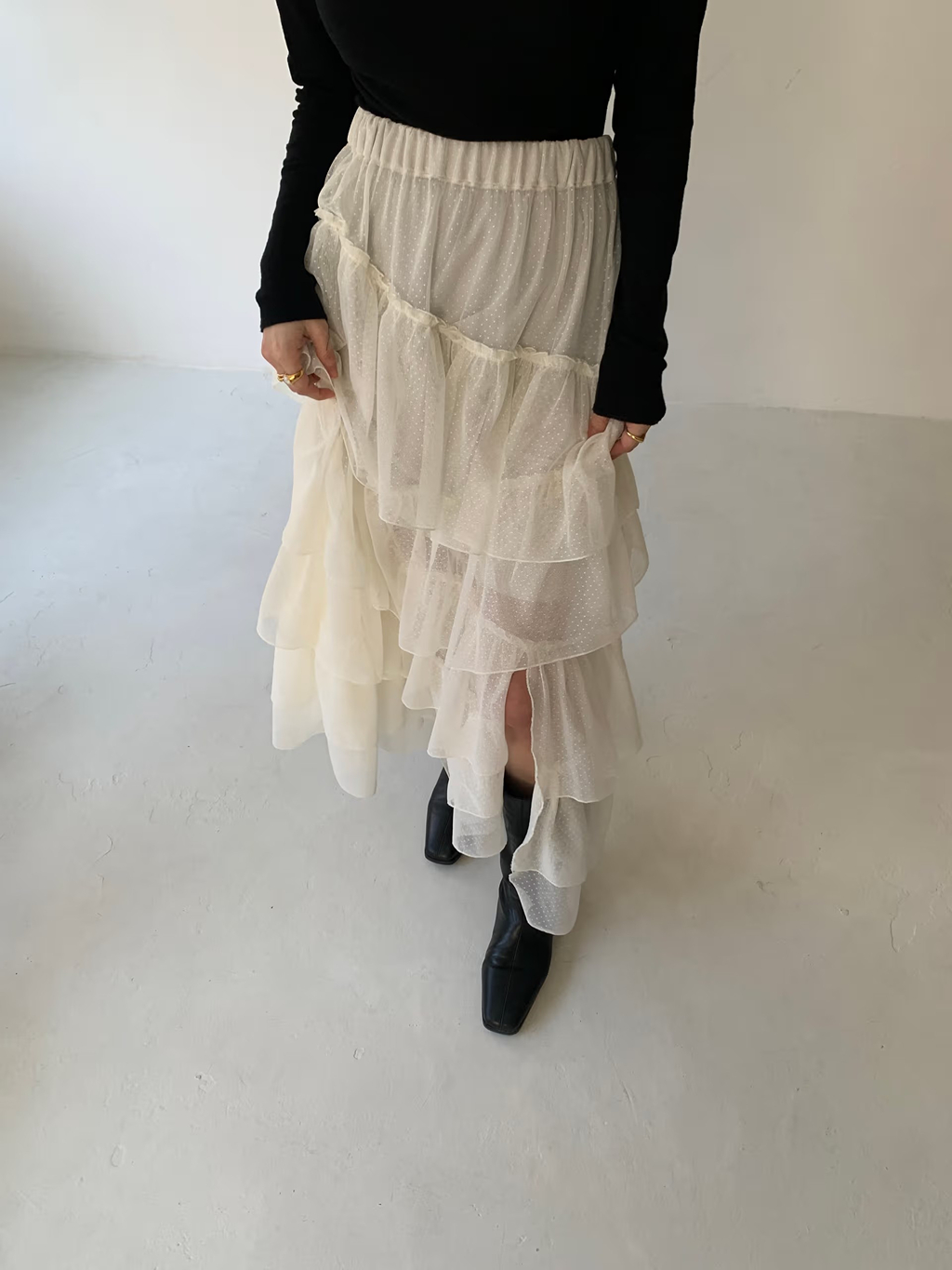 miyu maesakaさんの「CODE A｜M dramatic dot tulle skirt」を使ったコーディネート