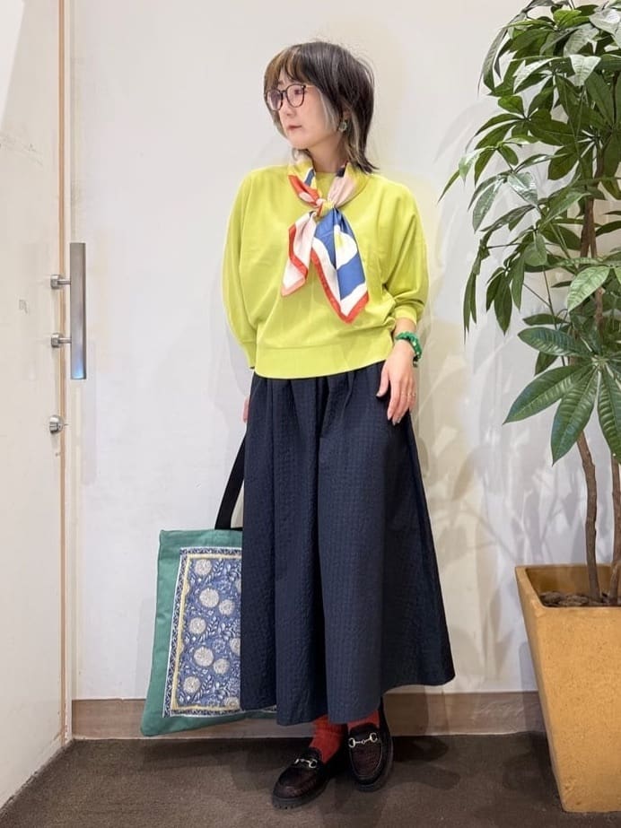 misakiさんの「SHOO･LA･RUE｜【洗濯機可/S-LL】さらりと軽やか インせず着られる すっきり見えドルマンニット」を使ったコーディネート