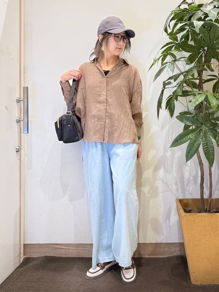 misakiさんの「SHOO･LA･RUE｜【前後2WAY/洗濯機可/S-LL】スクエアネックで小顔効果 ランダムテレコタンクトップ」を使ったコーディネート