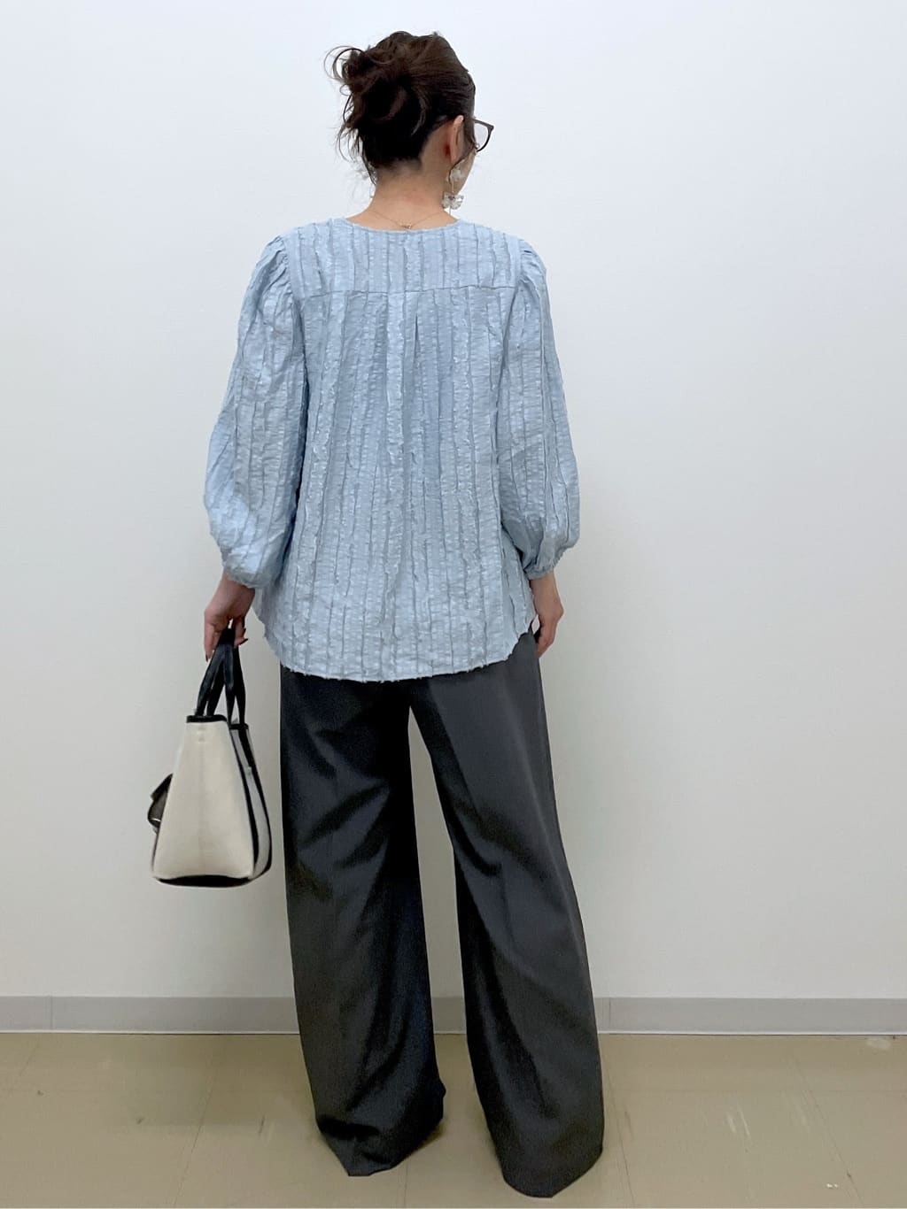 Akiさんの「OPAQUE.CLIP｜フリンジジャカードブラウス【洗濯機OK】」を使ったコーディネート