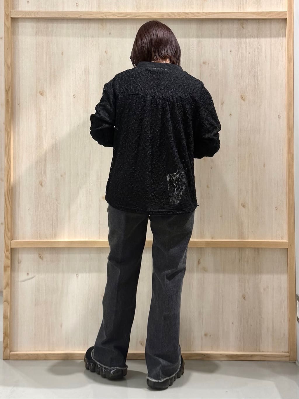 nanaさんの「THE SHOP TK｜レースシャツトップス」を使ったコーディネート