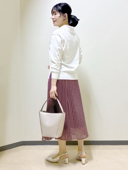  beni_gingerさんの「Reflect｜【WEB先行カラーあり／マシンウォッシュ可／ウエスト総ゴム】コツキ幾何柄ロングスカート」を使ったコーディネート