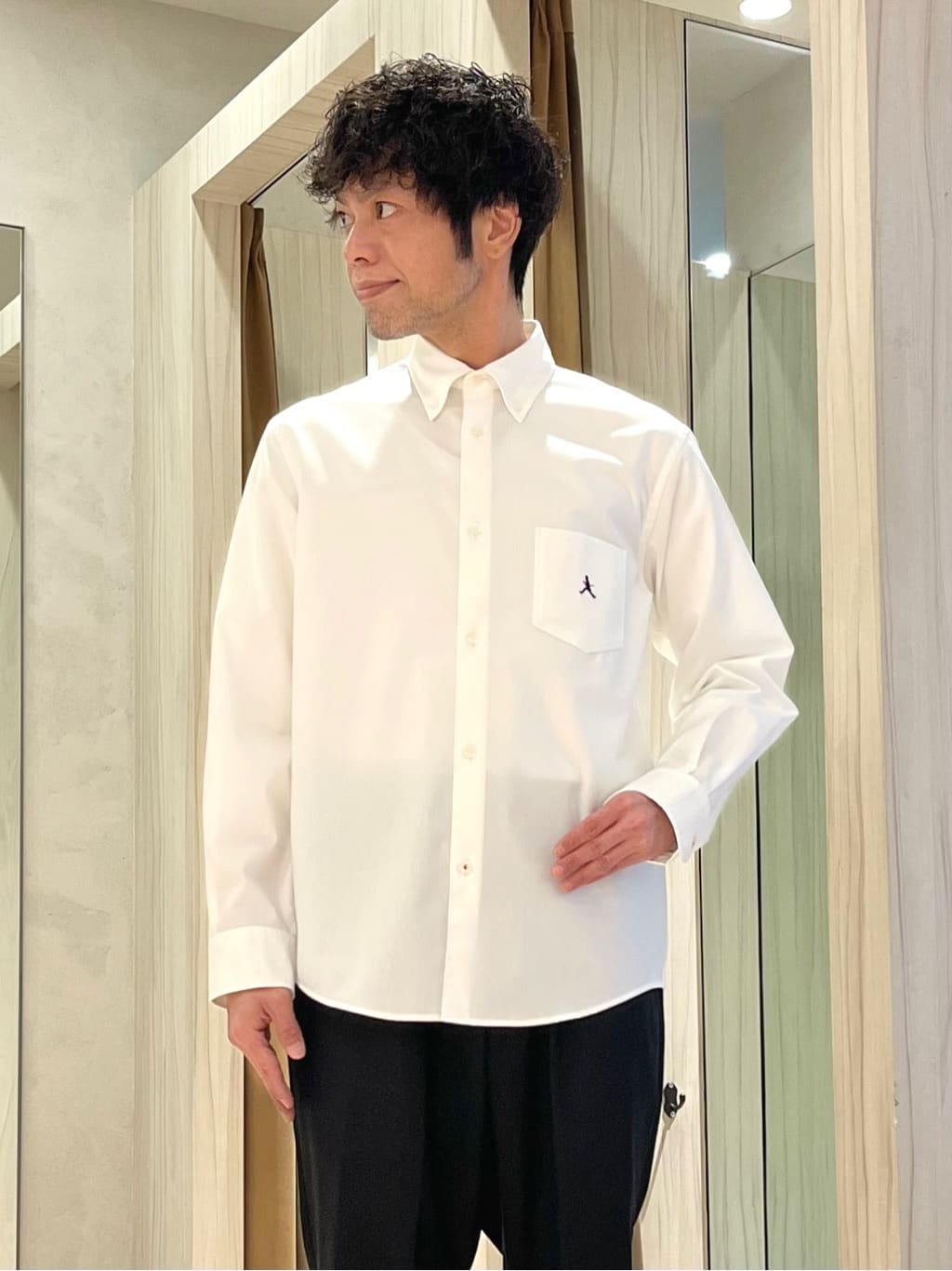 URAさんの「TAKEO KIKUCHI｜【ON／OFF兼用】CARREMANファブリック ノーカラージャケット」を使ったコーディネート