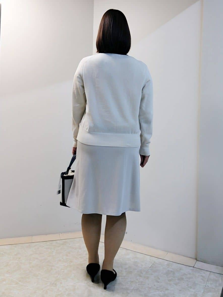 エリさんの「Reflect｜【アンサンブル可】バイカラーカーディガン」を使ったコーディネート