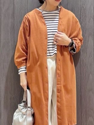 meiさんの「SHOO･LA･RUE｜【洗濯機可/S-LL】1枚でも羽織でも キーネックシャツワンピース」を使ったコーディネート