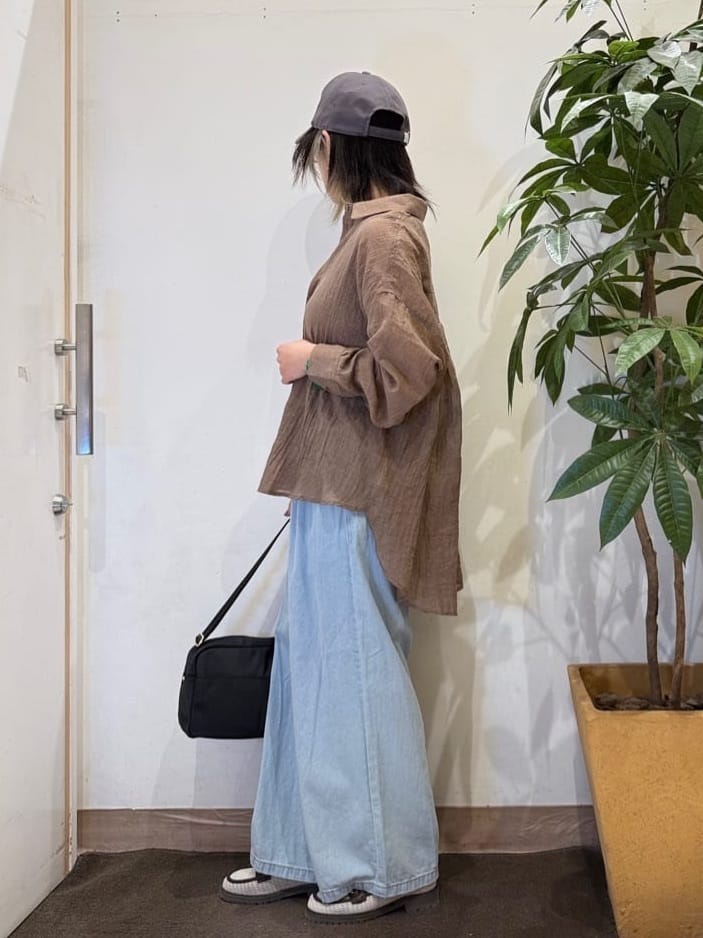 misakiさんの「SHOO･LA･RUE｜【前後2WAY/洗濯機可/S-LL】スクエアネックで小顔効果 ランダムテレコタンクトップ」を使ったコーディネート