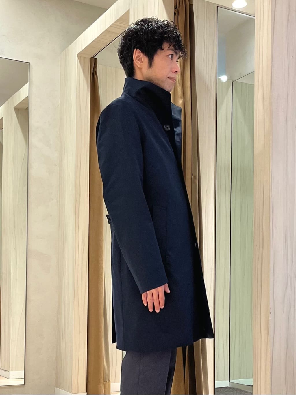 URAさんの「TAKEO KIKUCHI｜撥水ツイル スタンドカラー コート」を使ったコーディネート