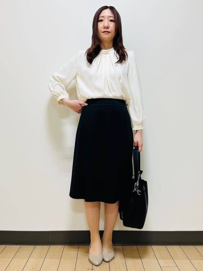 miiiさんの「Reflect｜タックスタンドカラーブラウス」を使ったコーディネート