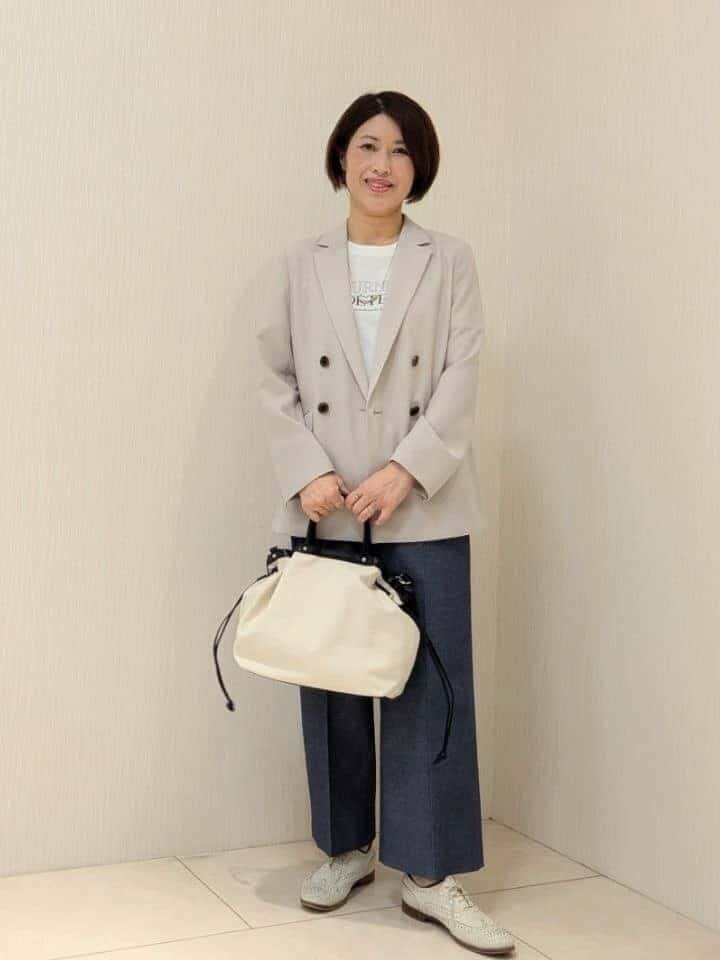 u-macoさんの「UNTITLED｜【新色追加/セットアップ可】エアリー ダブルブレストジャケット」を使ったコーディネート
