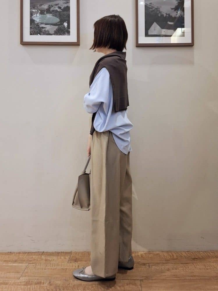 まあるさんの「SHOO･LA･RUE｜【着丈選べる/体型カバー/洗濯機可】さらさらとろん ドルマンブラウス」を使ったコーディネート