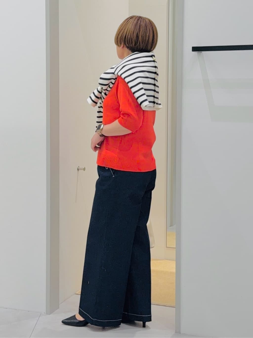 タナさんの「THE SHOP TK｜【S-XL/ひんやりタッチ】美しさ際立つ 6分袖ニット 洗濯機OK/UVケア/毛玉になりにくい」を使ったコーディネート