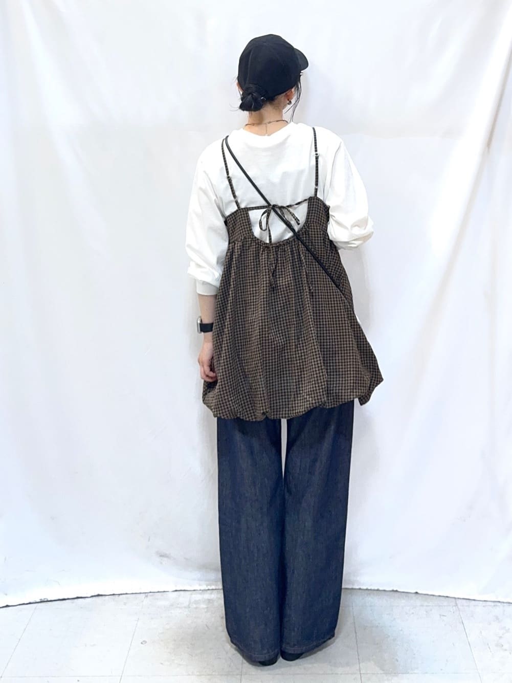 𝐇𝐢𝐫𝐨𝐦𝐢さんの「SHOO･LA･RUE｜【洗濯機可/体型カバー/S-LL】後ろ姿も抜かりない ギンガムチェック柄バルーンキャミチュニック」を使ったコーディネート