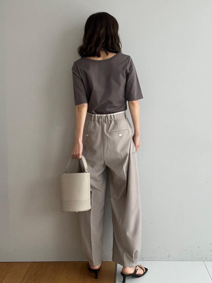 misaさんの「DRESSTERIOR｜【接触冷感/UVカット/抗菌防臭/しわ防止】クールデオドラント スクエアネックプルオーバー」を使ったコーディネート