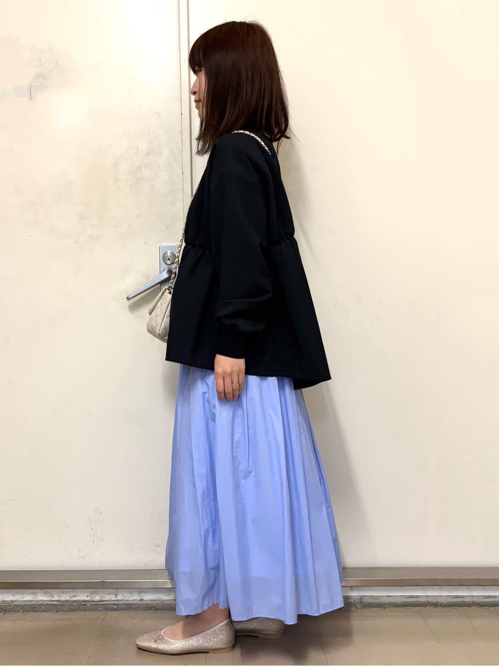 やまさんの「OPAQUE.CLIP｜フリルヘンリーネックニット【洗濯機OK／抗ピル】」を使ったコーディネート