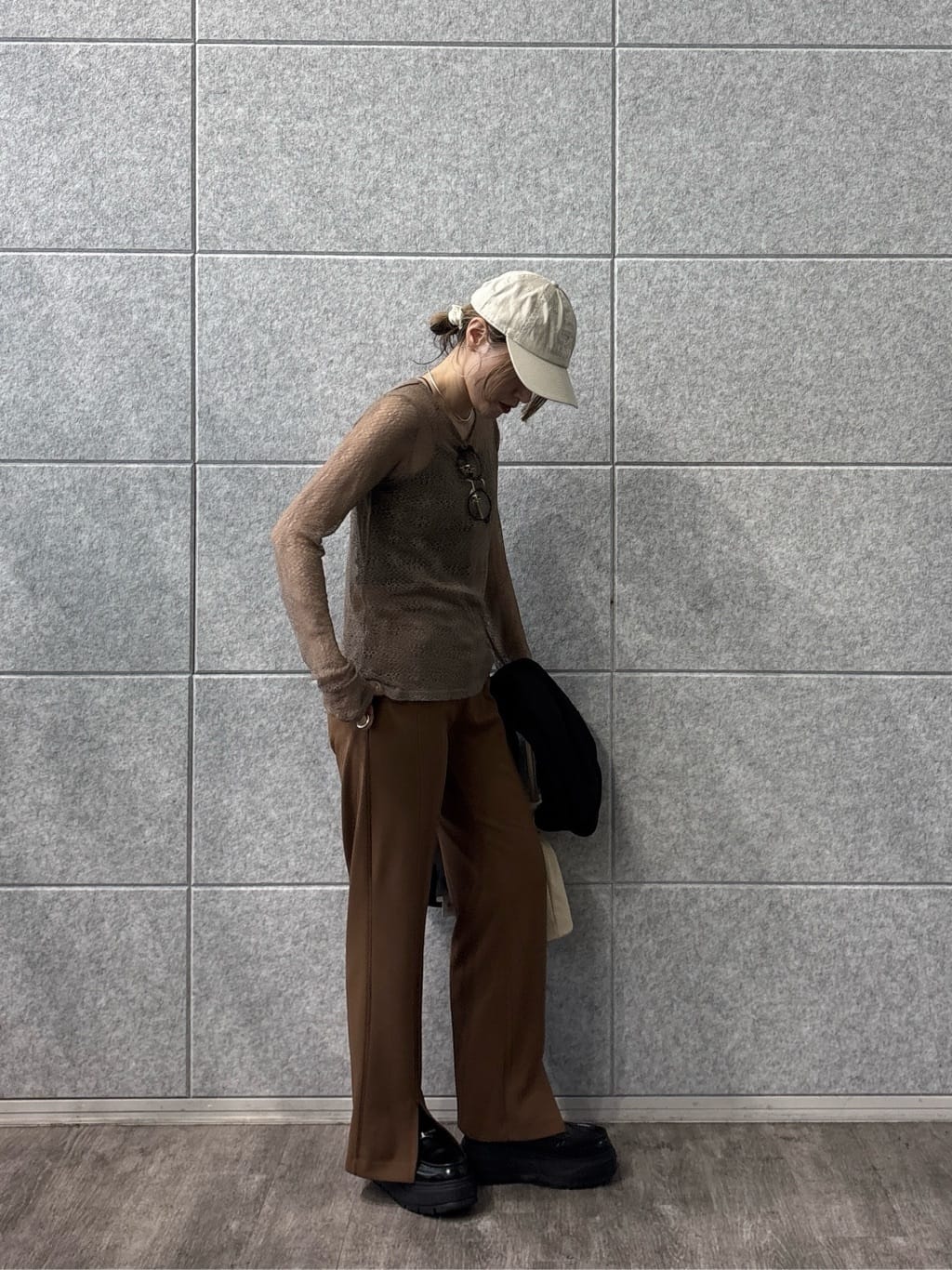 kotakiさんの「INDIVI｜スリットフレアスキニーパンツ」を使ったコーディネート
