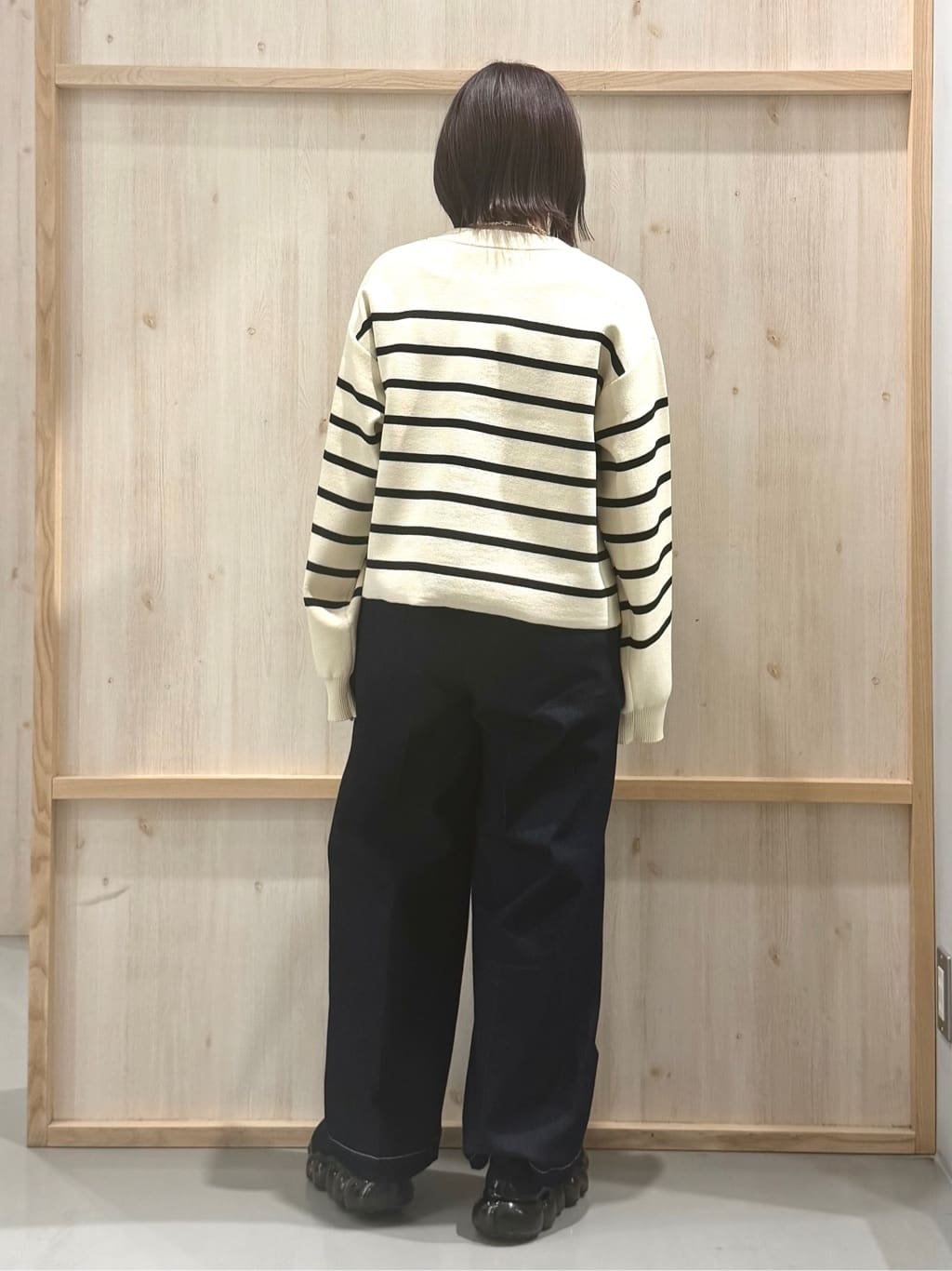 nanaさんの「THE SHOP TK｜【羽織るだけでこなれ感を演出】デニム切替カーディガン」を使ったコーディネート