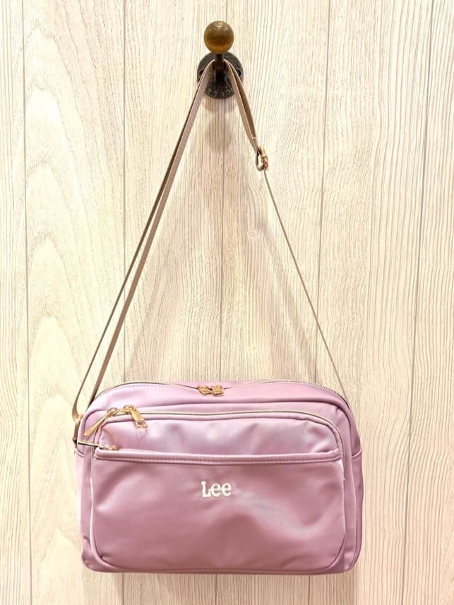 Nさんの「SHOO･LA･RUE｜【Lee別注／撥水】7ポケットショルダーバッグ」を使ったコーディネート