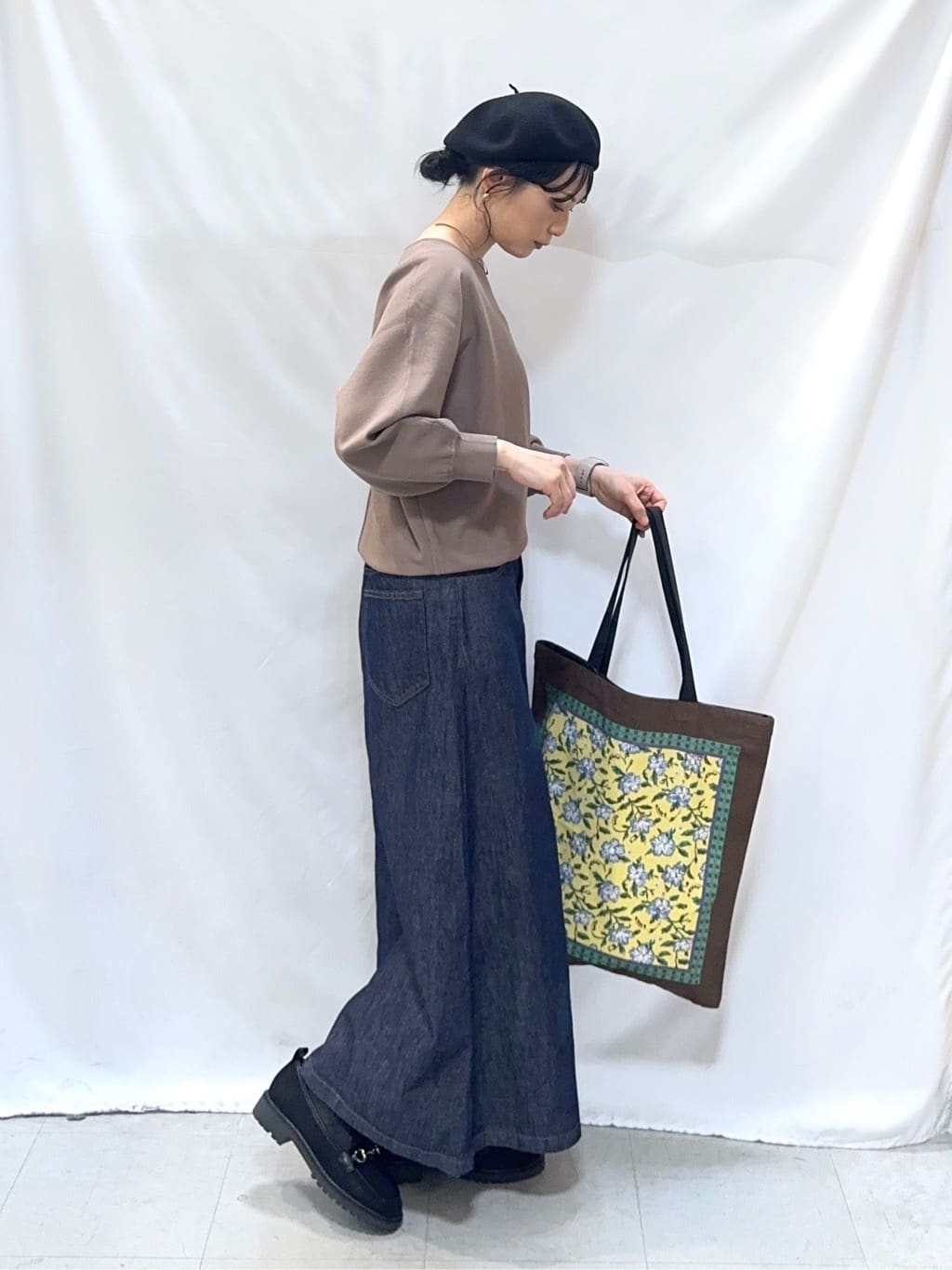 𝐇𝐢𝐫𝐨𝐦𝐢さんの「SHOO･LA･RUE｜【SHOO・LA・RUE DENIM】シンプルだから使いやすい Aラインスカート」を使ったコーディネート
